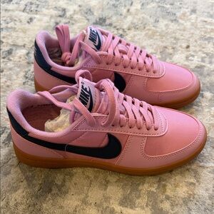Brand New Nike Women's Pink and Navy Sneakers with Gum Sole